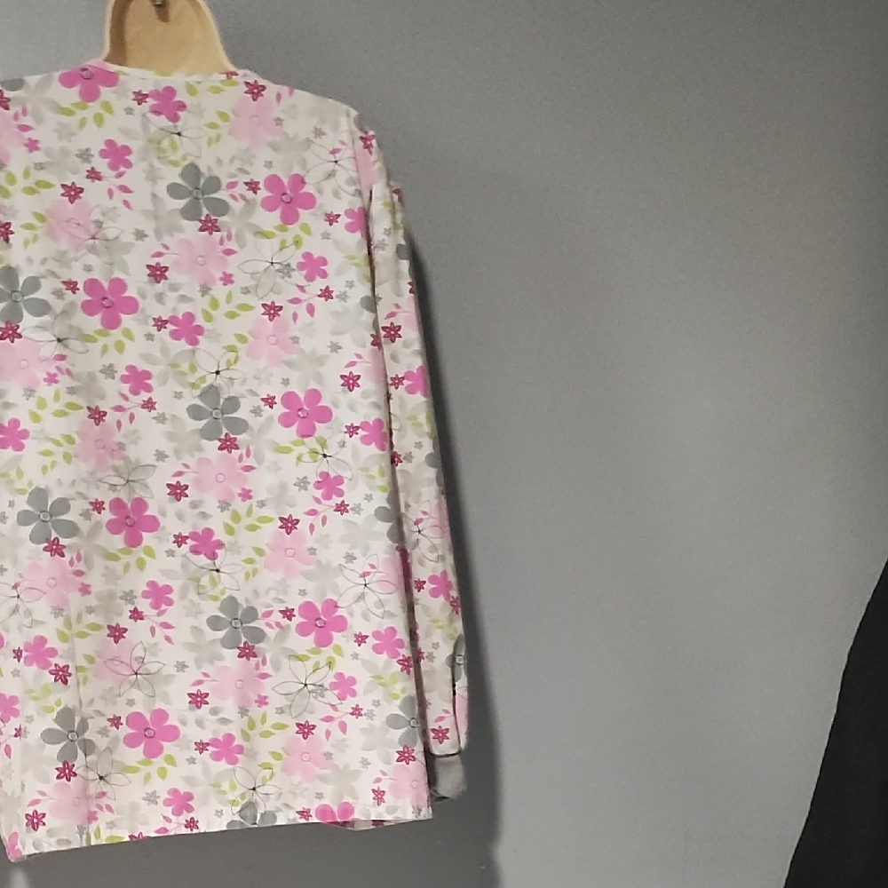 Floral Women's Nurses Scrub Jacket - Pink and Gray - Picture 13 of 17